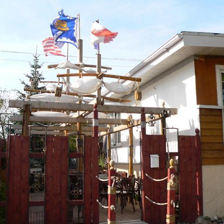 L'Oasis Du Pirate Bed & Breakfast เลวีส ภายนอก รูปภาพ