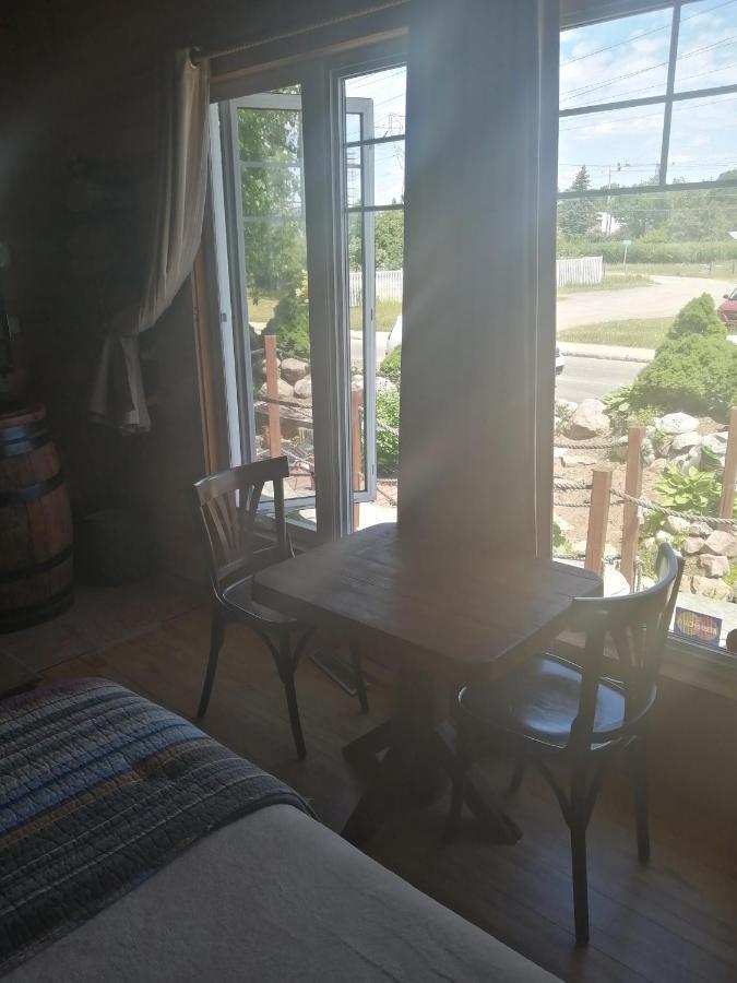 L'Oasis Du Pirate Bed & Breakfast เลวีส ภายนอก รูปภาพ