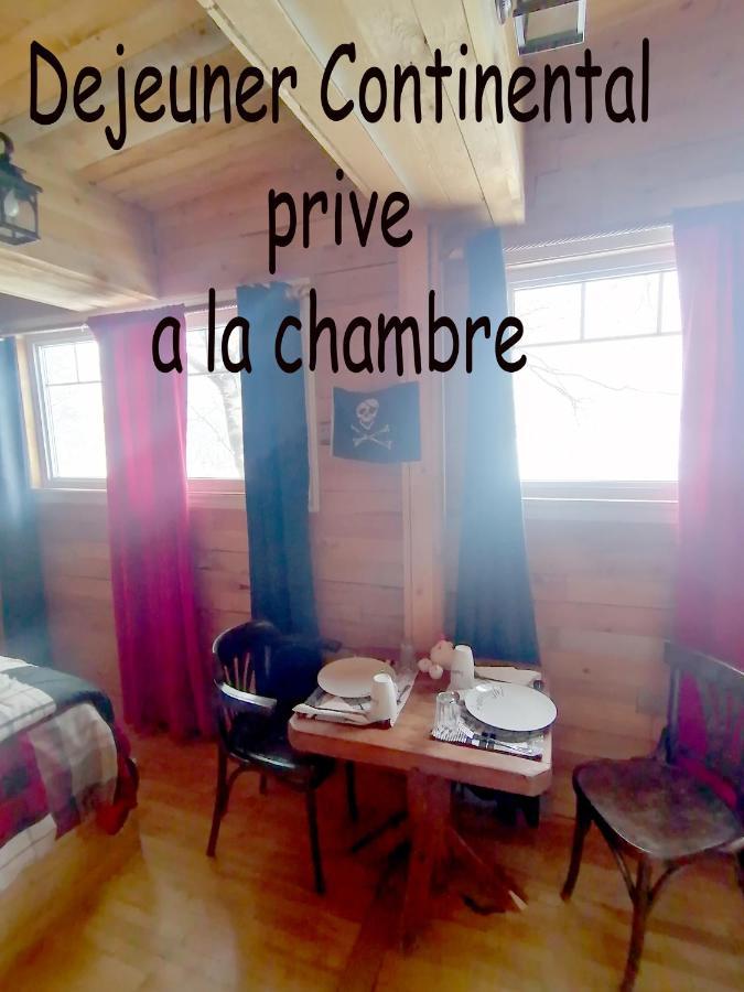 L'Oasis Du Pirate Bed & Breakfast เลวีส ภายนอก รูปภาพ