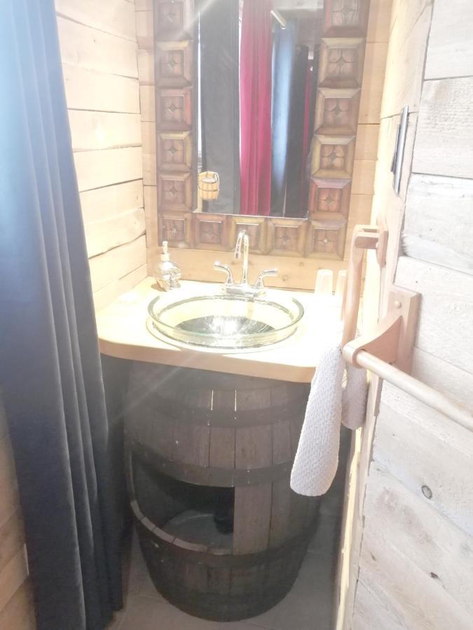 L'Oasis Du Pirate Bed & Breakfast เลวีส ภายนอก รูปภาพ